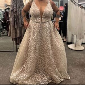 Never worn DB Galina Signature #SWG863 [NWT]